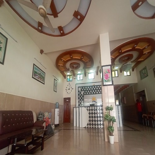Escorts in New Palace Hotel Karachi